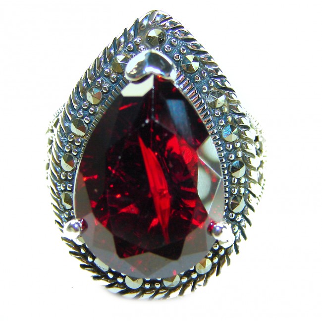 Bella Rosa Genuine 26.2 CARAT Star Ruby .925 Sterling Silver Large Statement Ring size 9 - Close-up of Bella Rosa 26.2 ct star ruby ring in sterling silver.