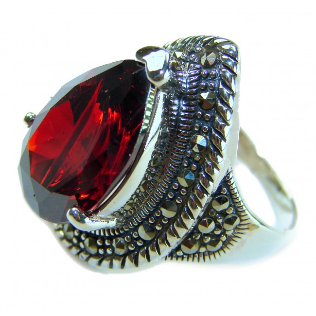 Bella Rosa Genuine 26.2 CARAT Star Ruby .925 Sterling Silver Large Statement Ring size 9 - Close-up of Bella Rosa 26.2 carat star ruby in .925 sterling silver ring