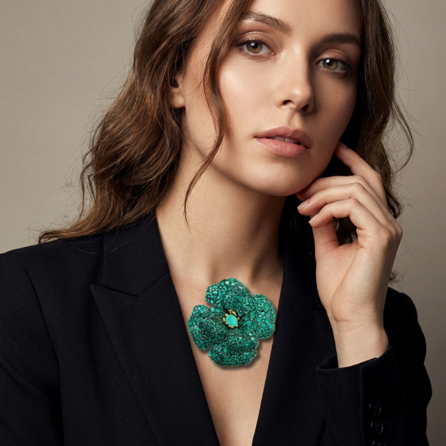 Black Label Collection - Retro Style - Rose Genuine 42.5 carat Colombian Emerald .925 Sterling Silver handmade Pendant - Brooch