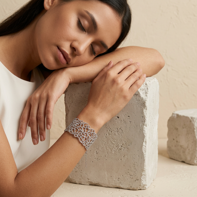 Spectacular! A Million Stars 43.8 carat White Sapphire .925 Sterling Silver Bracelet / Cuff