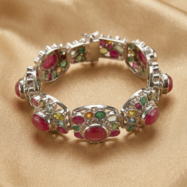 Lavishly Abundant - Spectacular 185.9 carat authentic Star Ruby .925 Sterling Silver handmade Bracelet