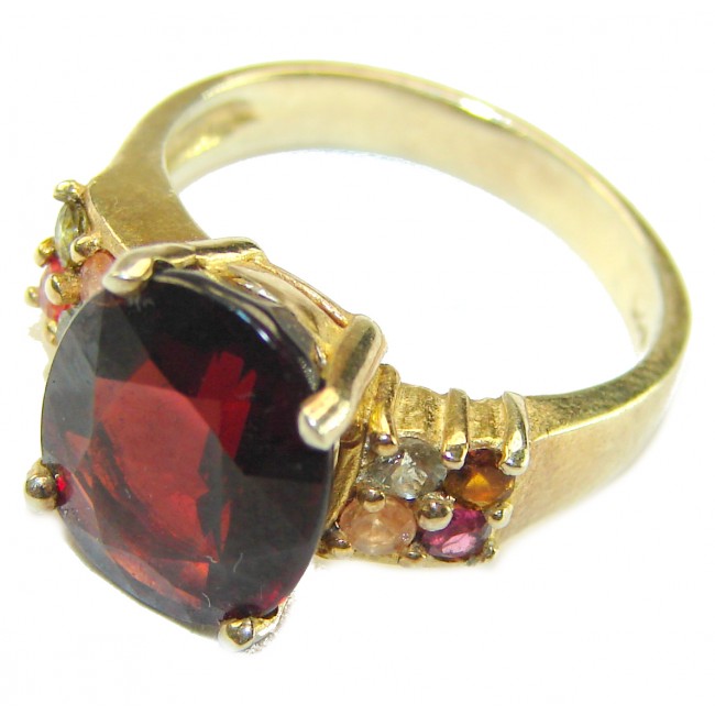 Passion 10.5 carat round cut Red Garnet .925 Sterling Silver handcrafted ring; s. 6 1/2