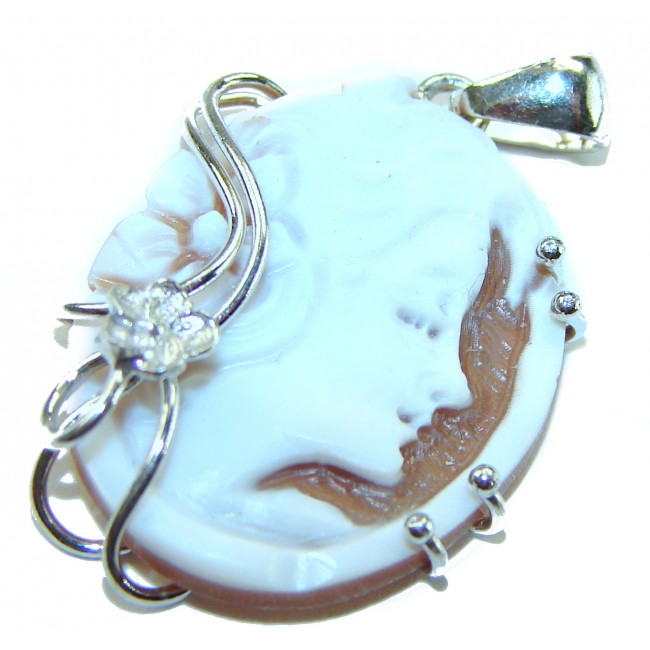 Exquisite vintage style Cameo .925 Sterling Silver handcrafted Made in Italy Statement pendant