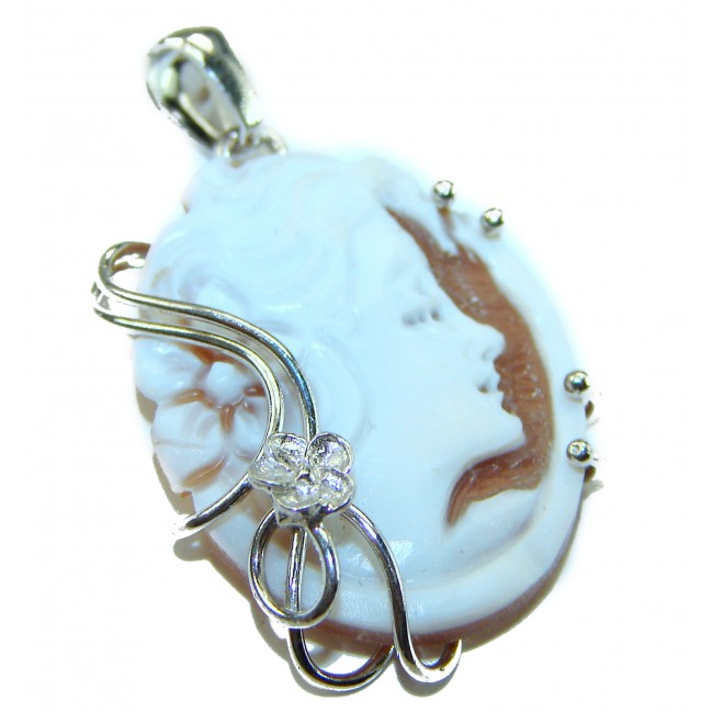 Exquisite vintage style Cameo .925 Sterling Silver handcrafted Made in Italy Statement pendant