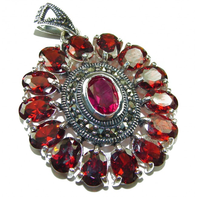 Marvelous Natural 20.8 carat Mozambique Garnet .925 Sterling Silver Handcrafted pendant