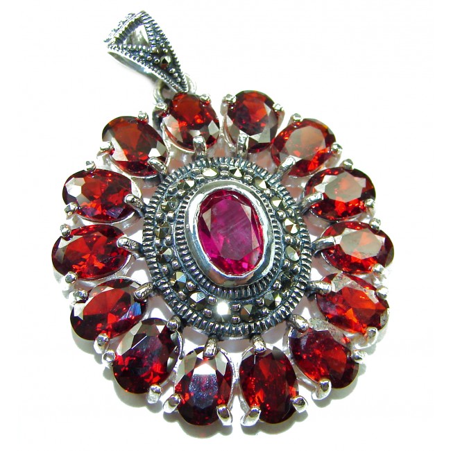 Marvelous Natural 20.8 carat Mozambique Garnet .925 Sterling Silver Handcrafted pendant