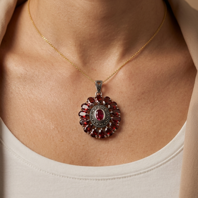 Marvelous Natural 20.8 carat Mozambique Garnet .925 Sterling Silver Handcrafted pendant