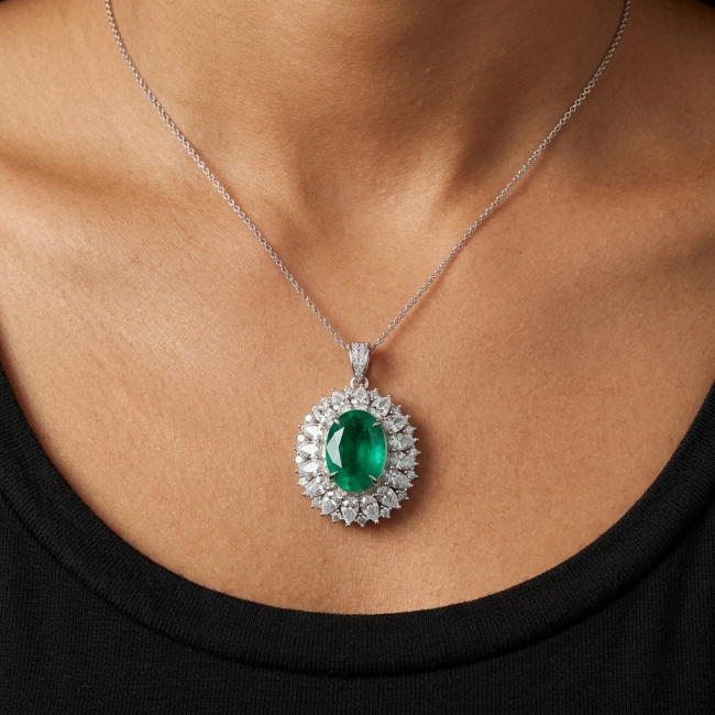 Heirloom authentic 20.9 carat Colombian Emerald .925 Sterling Silver handcrafted Statement necklace - photo 1