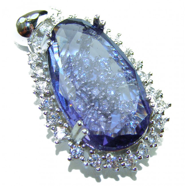 Splendid 18.5 carat Tanzanite .925 Sterling Silver Handcrafted Pendant