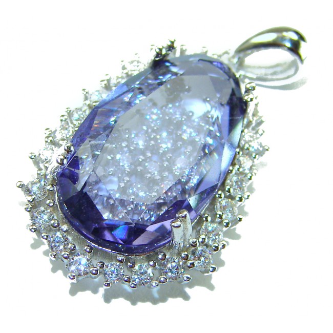 Splendid 18.5 carat Tanzanite .925 Sterling Silver Handcrafted Pendant