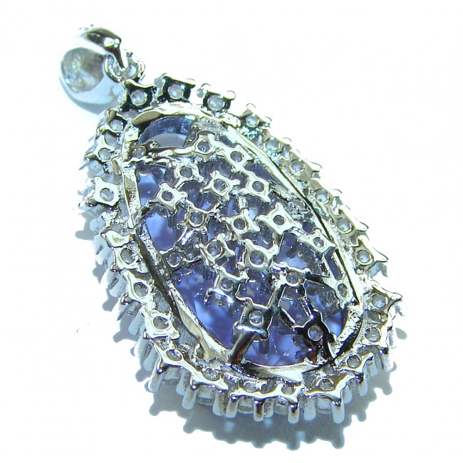 Splendid 18.5 carat Tanzanite .925 Sterling Silver Handcrafted Pendant
