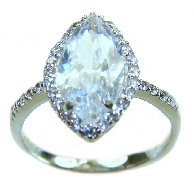 LUXURIUS 6.5 carat White Topaz .925 Sterling Silver ring size 7 1/4