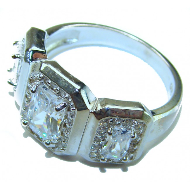 LUXURIUS 6.5 carat White Topaz .925 Sterling Silver ring size 7 - Sterling silver ring with white topaz, side view close-up.