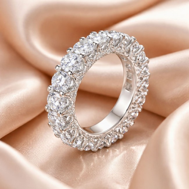 LUXURIUS 8.5 carat White Topaz .925 Sterling Silver ring size 8 - White Topaz Sterling Silver ring on satin, side view display