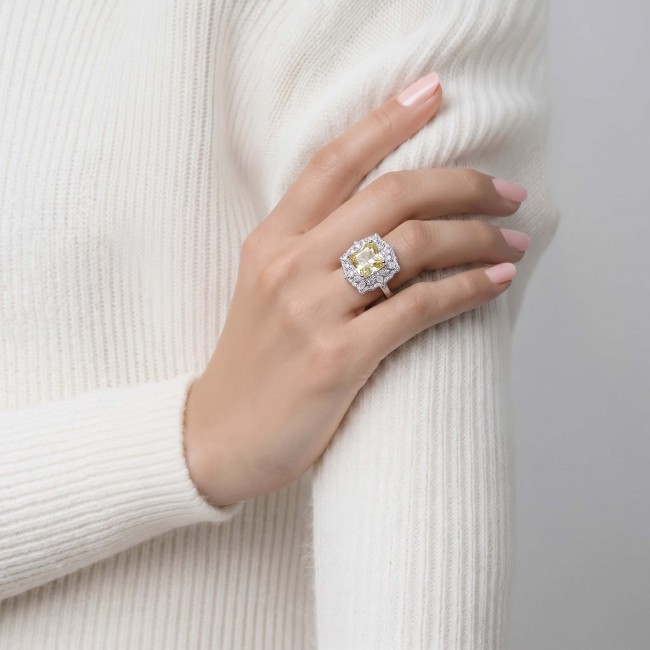 Splendid cushion cut 4.2 carat yellow Sapphire .925 Sterling Silver brilliantly handcrafted ring s. 7 1/2 - photo 1