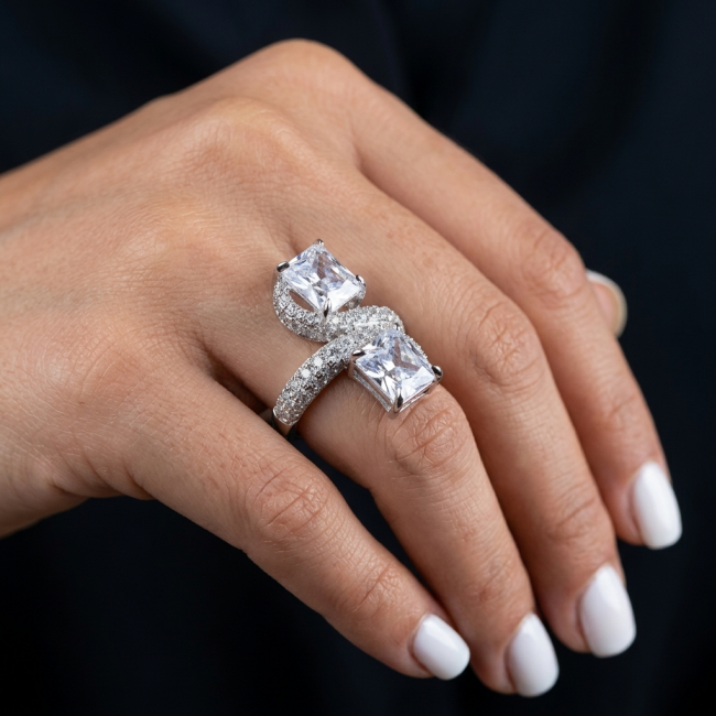 LUXURIUS 8.5 carat White Topaz .925 Sterling Silver ring size 8 - photo 1