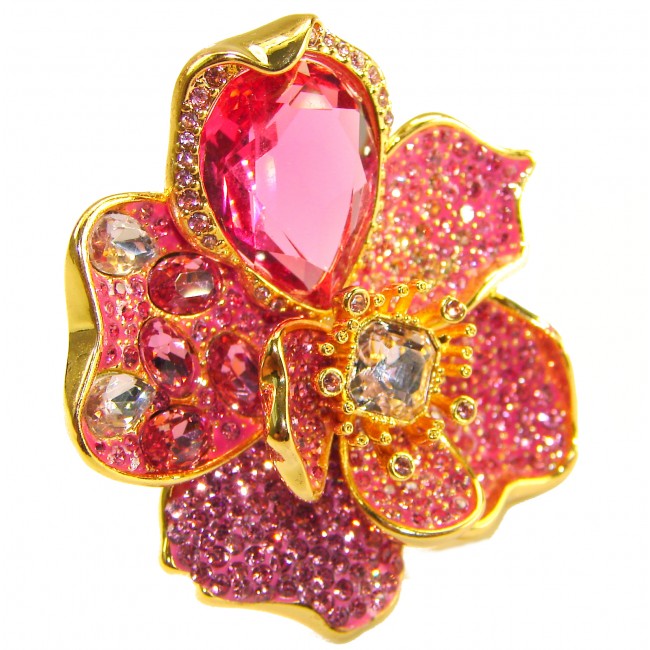 Hibiscus 27.5 carat Pink Amethyst 14K Gold over .925 Silver handcrafted Cocktail Ring s. 7 - Close-up of Hibiscus pink amethyst jewelry in gold over silver.