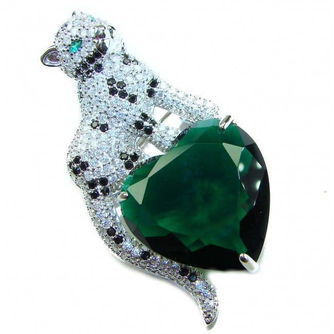 Passionate Love Cheetah authentic 38.5 carat Emerald .925 Sterling Silver Handcrafted pendant brooch - Cheetah brooch with 38.5 carat emerald, front view.