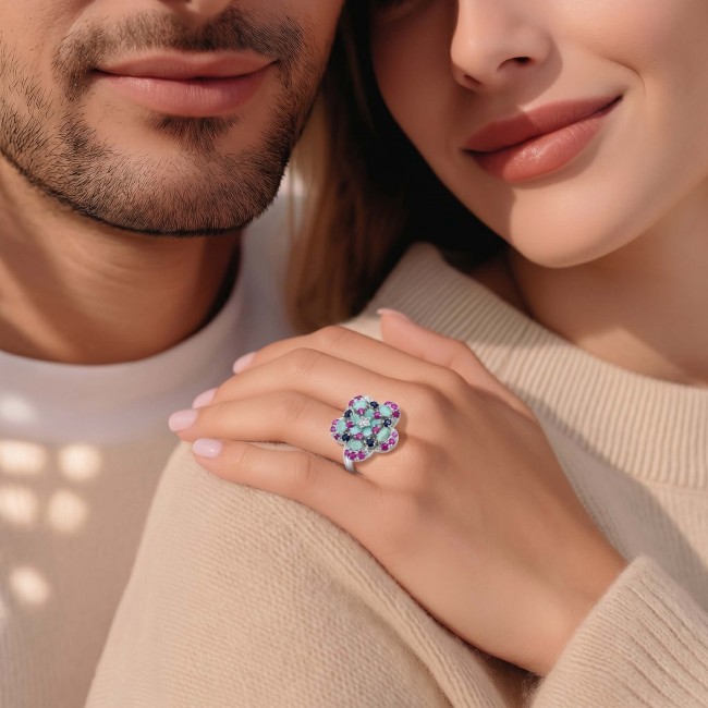 Giovanna - Authentic 17.9 carat COLOMBIAN EMERALD .925 Sterling Silver dipped in rhodium handcrafted Statement Ring size 7 - Worn on hand, close-up of 17.9 carat Colombian Emerald ring