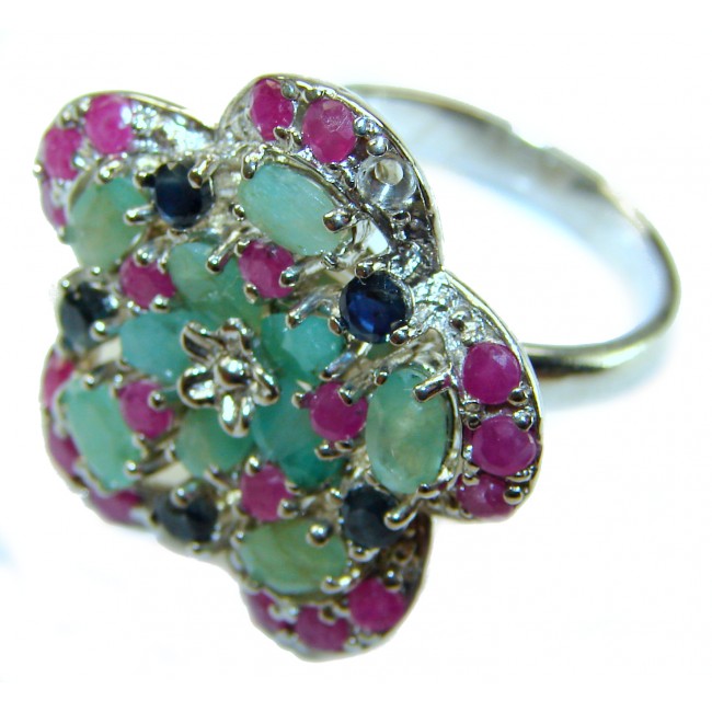 Giovanna - Authentic 17.9 carat COLOMBIAN EMERALD .925 Sterling Silver dipped in rhodium handcrafted Statement Ring size 7 - Close-up of floral design ring with emerald and multi-colored gemstones.