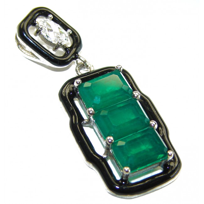 Art Deco 8.5 carat Emerald black enamel .925 Sterling Silver handmade Pendant - Close-up of Art Deco emerald pendant on sterling silver with black enamel.