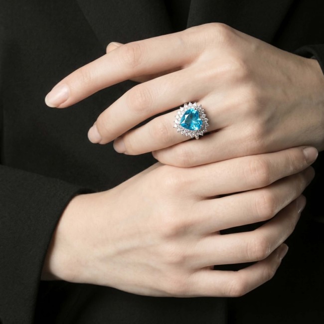 Angel's Heart 4.3 carat Swiss Blue Topaz .925 Sterling Silver Handcrafted Ring s. 6 - Worn on hand: Angel's Heart 4.3ct Swiss Blue Topaz .925 Sterling Silver Ring
