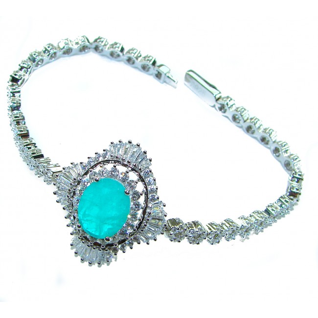 Vintage style - Timless Beauty - 10.5 carat Colombian Emerald 7.8 carat White Topaz .925 Sterling Silver handcrafted Statement bracelet - Close-up of vintage bracelet with 10.5 carat Colombian emerald