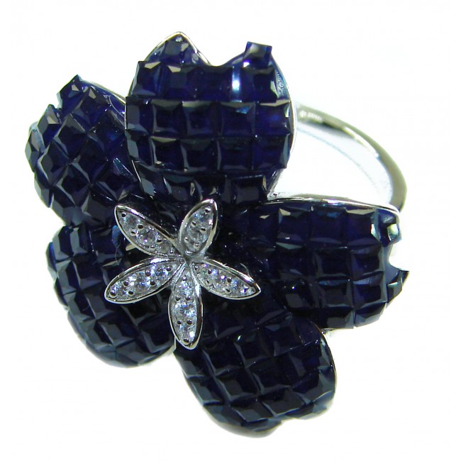 Blue Flower 12.2 carat natural Sapphire .925 Sterling Silver Perfectly handcrafted Ring s. 7 1/4 - Close-up of blue sapphire flower ring in sterling silver, front view.