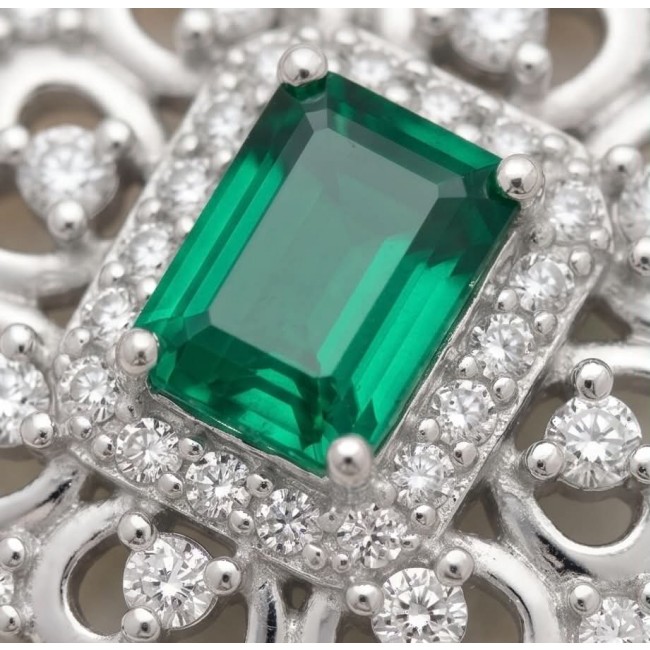 Luxurious victorian style 2.5 carat Emerald .925 Sterling Silver handmade Pendant - Emerald stone close-up with diamond accents on sterling silver.