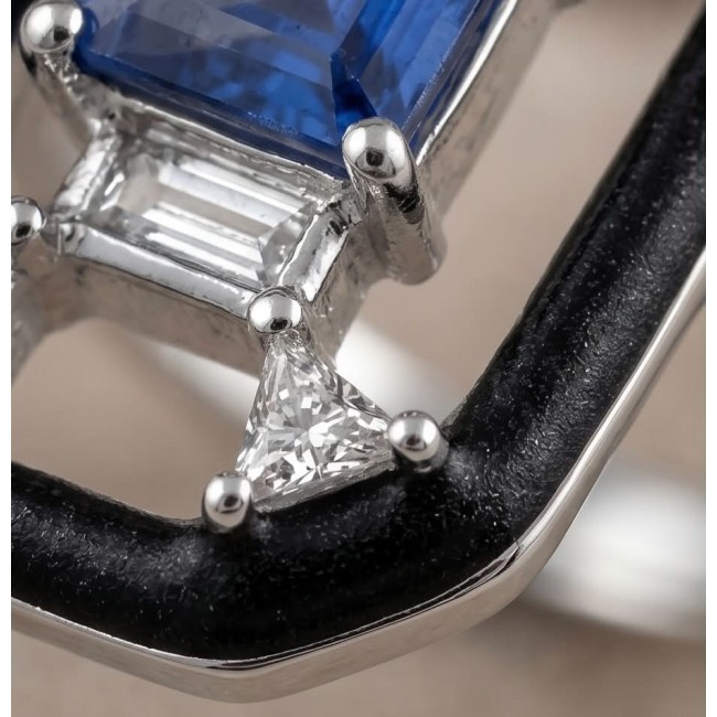 Art Deco 6.2 carat Sapphire black enamel .925 Sterling Silver handcrafted Ring size 6 - Close-up of Art Deco sapphire and diamond on sterling silver ring.