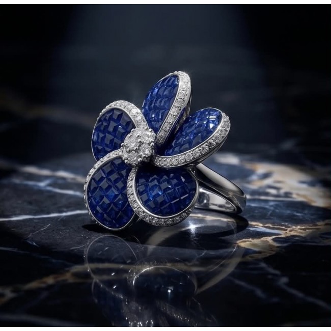 Born to Glam 15.2 carat natural Sapphire .925 Sterling Silver Perfectly handcrafted Ring s. 6 1/4 - Side view of Born to Glam flower-shaped sapphire and silver ring
