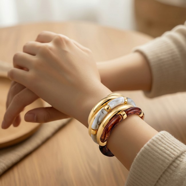 LUXURIOUS Bracelet Set Stackable 4 golden Bangles - Excellent quality - photo 2