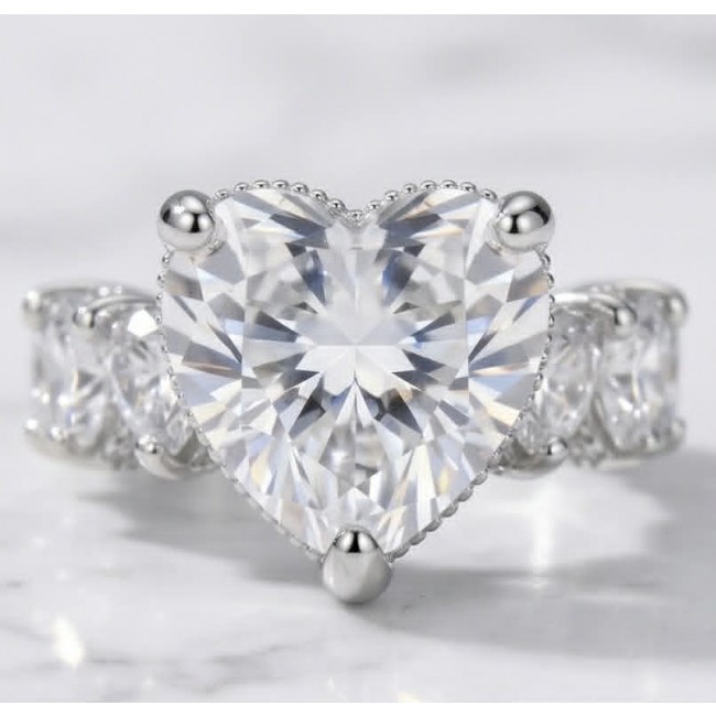 Pure Love - Luxurious 14.5 carat White Topaz .925 Sterling Silver Solid ring size 8 - Close-up of heart-shaped white topaz ring in sterling silver.
