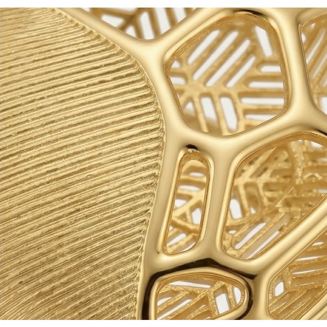 Dubai Style .925 Sterling Silver dipped in 22K Gold handmade Large ring size 7 1/4 - Close-up of intricate gold-plated sterling silver jewelry detailing.