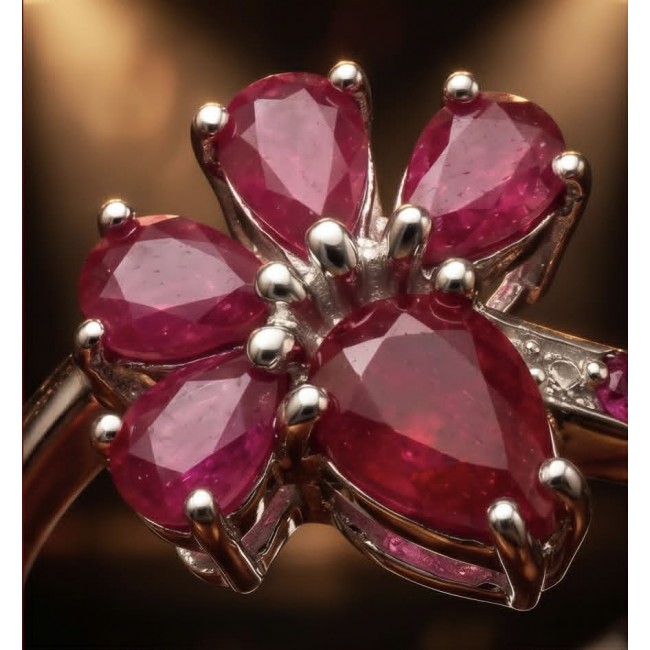 Stella - 6.9 carat Ruby .925 Sterling Silver handcrafted incredible ring s. 8 - Close-up of a ruby flower ring in .925 sterling silver.