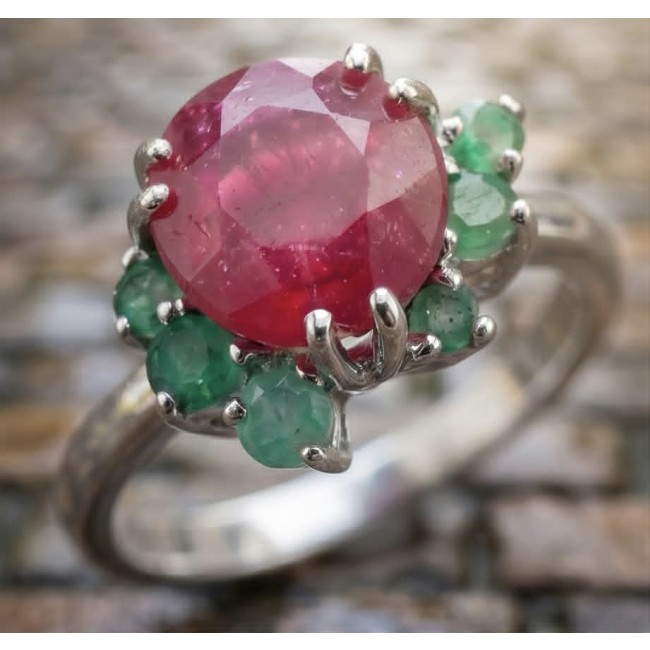 Authentic 5.2 carat Mozambique Ruby .925 Sterling Silver brilliantly handcrafted ring s. 9 - Close-up of Mozambique ruby with emeralds in sterling silver setting.