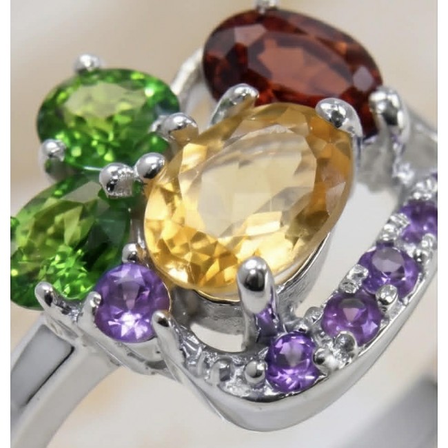 Precious Rainbow- authentic 5.2 carat multigem .925 Sterling Silver Ring size 8 - Close-up of multigem stones on silver ring.