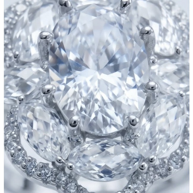 Ice Queen - 8.5 carat White Topaz .925 Sterling Silver Statement ring size 6 1/4 - Stone close-up of 8.5 carat White Topaz in sterling silver setting.