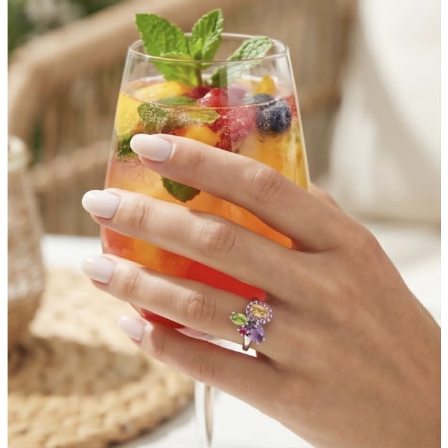 Summer - authentic 7.5 carat multigem .925 Sterling Silver Ring size 8 - Worn on hand, close-up of multigem ring with a summer drink.