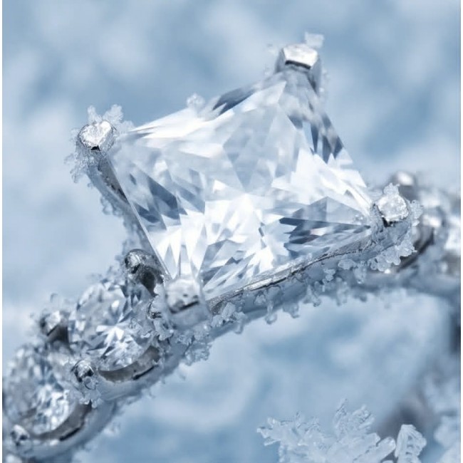 Luxurious assher cut 3.8 carat White Topaz .925 Sterling Silver Solid Infinity ring size 7 - Close-up of asscher cut white topaz in icy setting on sterling silver ring.
