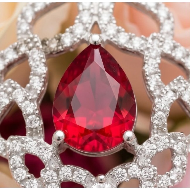 Magnificent Jewel 4.5 carat Ruby .925 Sterling Silver handcrafted incredible Pendant - Close-up of a 4.5 carat ruby set in .925 sterling silver.