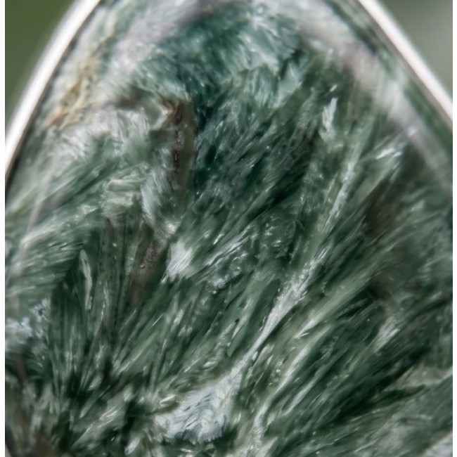 Great quality Seraphinite .925 Sterling Silver handcrafted Ring size 7 adjustable - Seraphinite stone close-up in .925 Sterling Silver setting.
