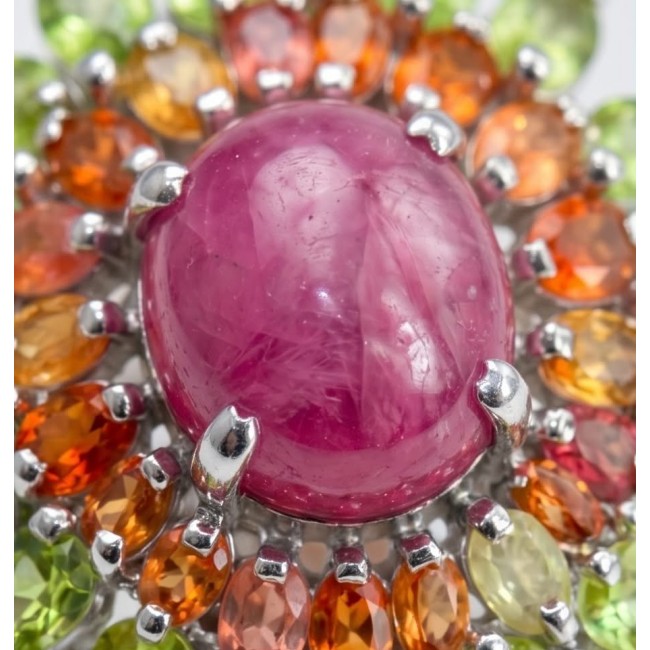 Giovanna Natural 29.4 carat Ruby .925 Sterling Silver dipped in rhodium handmade Large Statement Ring size 7 - Close-up of Giovanna Natural 29.4 ct Ruby in sterling silver setting