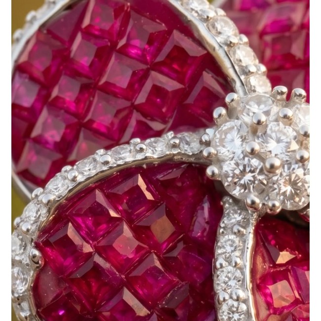 Born to Glam Floral design authentic 10.2 carat Ruby .925 Silver handcrafted Ring s. 7 - Close-up of floral design with rubies and diamonds in silver setting.
