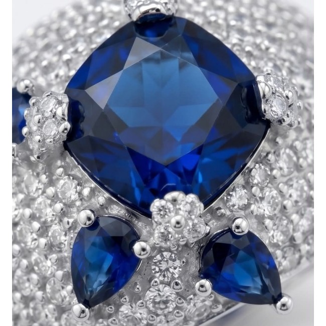 Blue Extravaganza 12.2 carat natural Sapphire .925 Sterling Silver Perfectly handcrafted Ring s. 7 - Close-up of Blue Extravaganza Sapphire set in sterling silver.