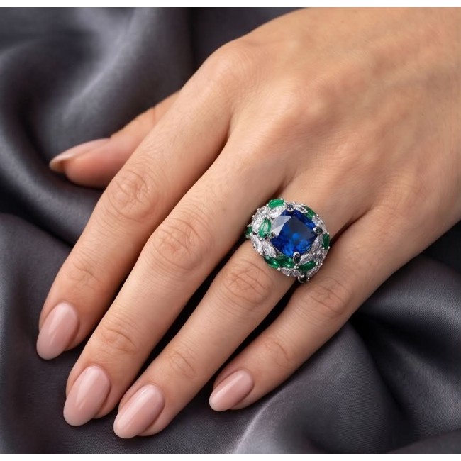 Nautilius 29.2 carat authentic Sapphire Chrome Diopside .925 Sterling Silver handcrafted Statement Ring size 7 1/4 - Nautilius Sapphire ring worn on hand, showcasing the centerpiece stone.