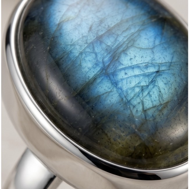 Magic Night Natural Labradorite .925 Sterling Silver handcrafted Large ring size 8 adjustable - Stone close-up of Magic Night Labradorite in .925 Sterling Silver setting.
