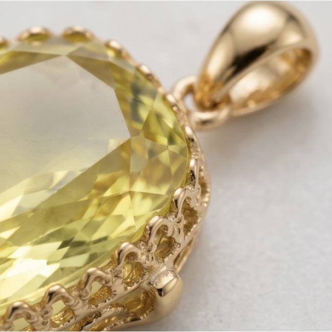 Baquette cut 10.3 carat Lemon Quartz 18K Gold over .925 Sterling Silver handcrafted pendant - Close-up of lemon quartz stone set in 18K gold over sterling silver.