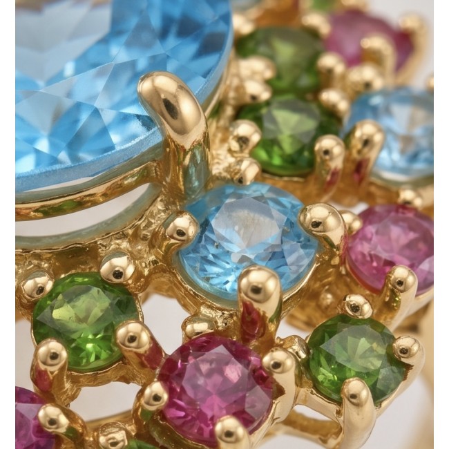 Atlantica - Authentic 9.8 carat Swiss Blue Topaz 22K Gold over .925 Sterling Silver handcrafted Statement ring size 8 - Close-up of multicolored gemstones in gold setting