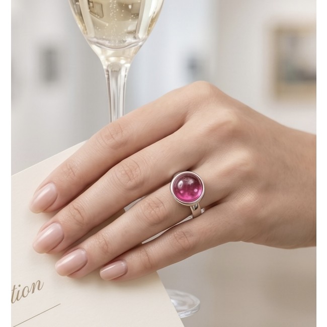 Giovanna 15.5 carat Ruby .925 Sterling Silver handcrafted incredible ring s. 8 - Hand with Giovanna 15.5ct ruby ring in sterling silver, holding a card